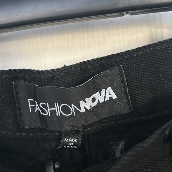 NWT Fashion Nova black driving me wild ripped straight leg jeans - Picture 2 of 6